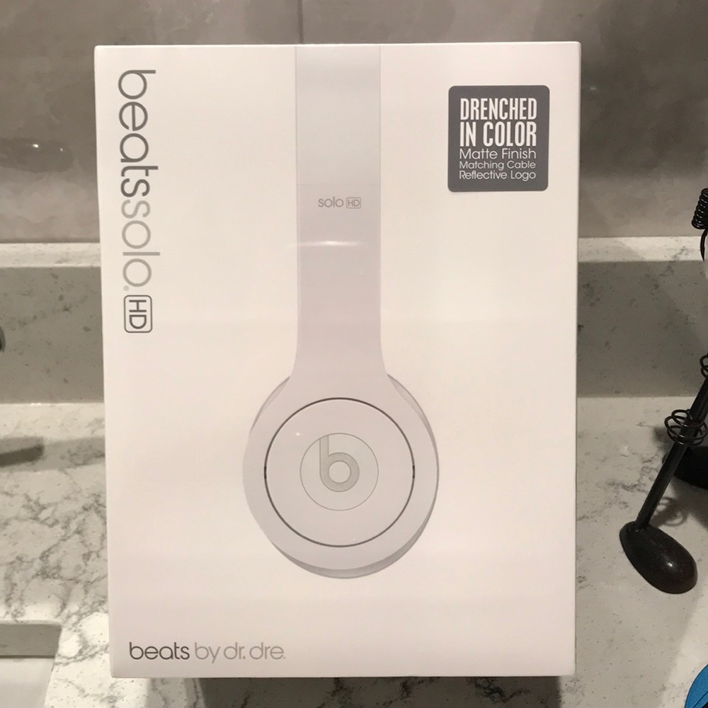 Beats solo HD white